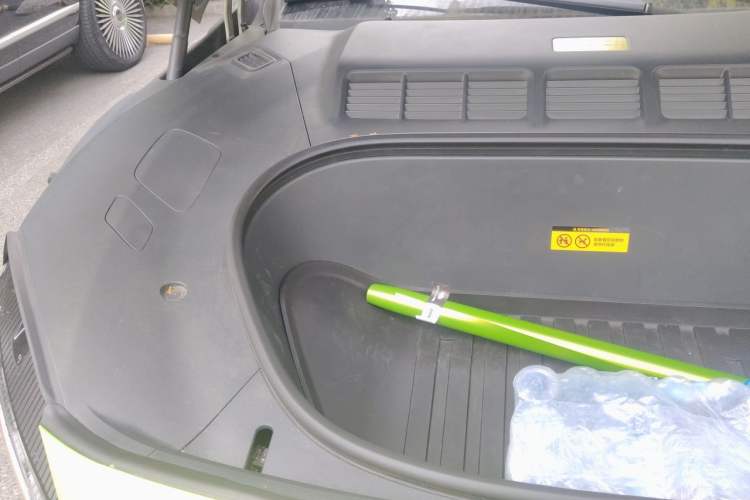 Used Xiaomi Auto YU7 2025 Ultra-Long Range High-Performance All-Wheel-Drive Max Edition Engine Bay Right