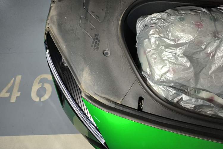Used Xiaomi Auto YU7 2025 Ultra-Long Range High-Performance All-Wheel-Drive Max Edition Engine Bay Right