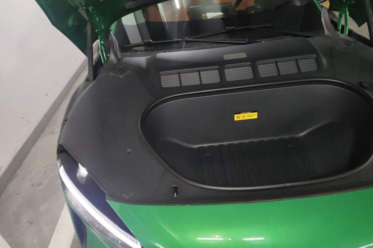Used Xiaomi Auto YU7 2025 Ultra-Long Range High-Performance All-Wheel-Drive Max Edition Engine Bay Right