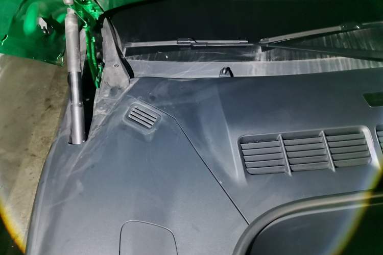 Used Xiaomi Auto YU7 2025 Ultra-Long Range Rear-Wheel Drive Version Engine Bay Right