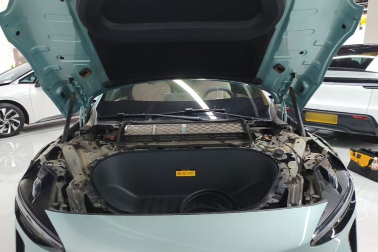 Used Xiaomi Auto YU7 2025 Ultra-Long Range High-Performance All-Wheel-Drive Max Edition Engine Bay