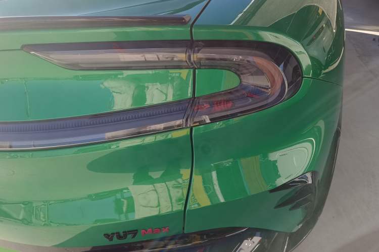 Used Xiaomi Auto YU7 2025 Ultra-Long Range High-Performance All-Wheel-Drive Max Edition Exterior 2