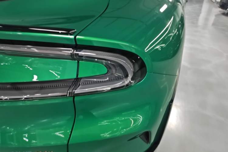 Used Xiaomi Auto YU7 2025 Ultra-Long Range High-Performance All-Wheel-Drive Max Edition Exterior 3