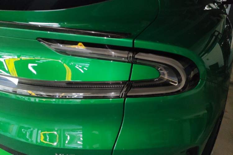 Used Xiaomi Auto YU7 2025 Ultra-Long Range High-Performance All-Wheel-Drive Max Edition Exterior 3