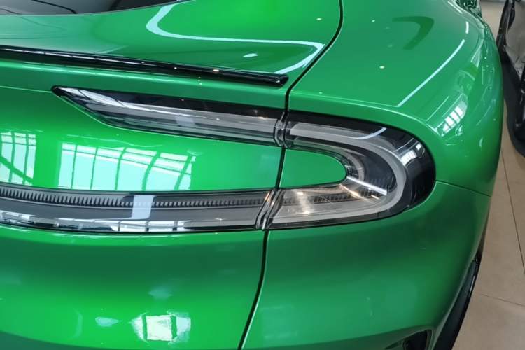 Used Xiaomi Auto YU7 2025 Ultra-Long Range High-Performance All-Wheel-Drive Max Edition Exterior 3
