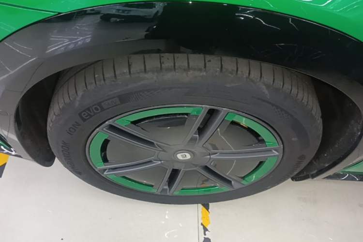 Used Xiaomi Auto YU7 2025 Ultra-Long Range All-Wheel Drive Pro Version Exterior 4