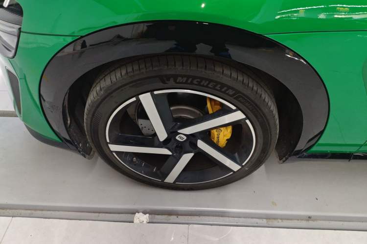 Used Xiaomi Auto YU7 2025 Ultra-Long Range High-Performance All-Wheel-Drive Max Edition Exterior 4