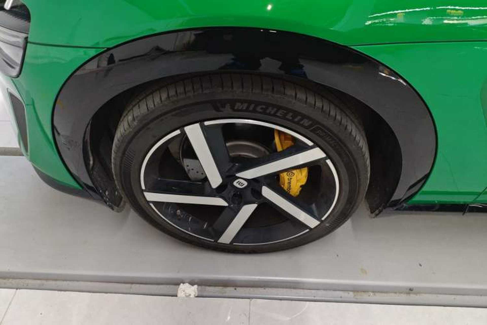 Used Xiaomi Auto YU7 2025 Ultra-Long Range High-Performance All-Wheel-Drive Max Edition Exterior 4