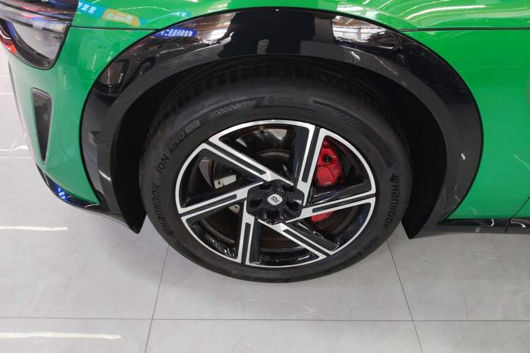 Used Xiaomi Auto YU7 2025 Ultra-Long Range High-Performance All-Wheel-Drive Max Edition Exterior 4