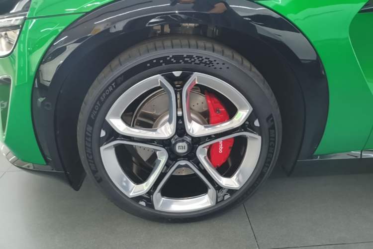 Used Xiaomi Auto YU7 2025 Ultra-Long Range High-Performance All-Wheel-Drive Max Edition Exterior 4