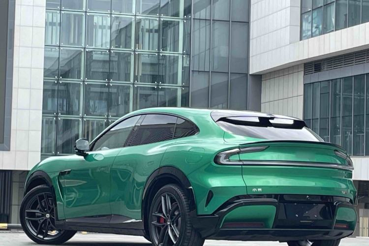 Used Xiaomi Auto YU7 2025 Ultra-Long Range High-Performance All-Wheel-Drive Max Edition Exterior 4