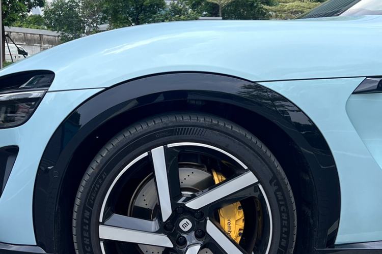 Used Xiaomi Auto YU7 2025 Ultra-Long Range High-Performance All-Wheel-Drive Max Edition Exterior 4
