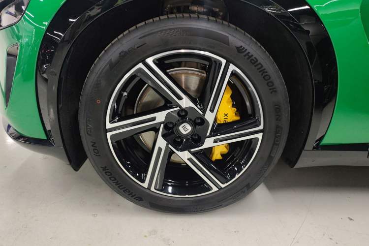 Used Xiaomi Auto YU7 2025 Ultra-Long Range All-Wheel Drive Pro Version Exterior 4