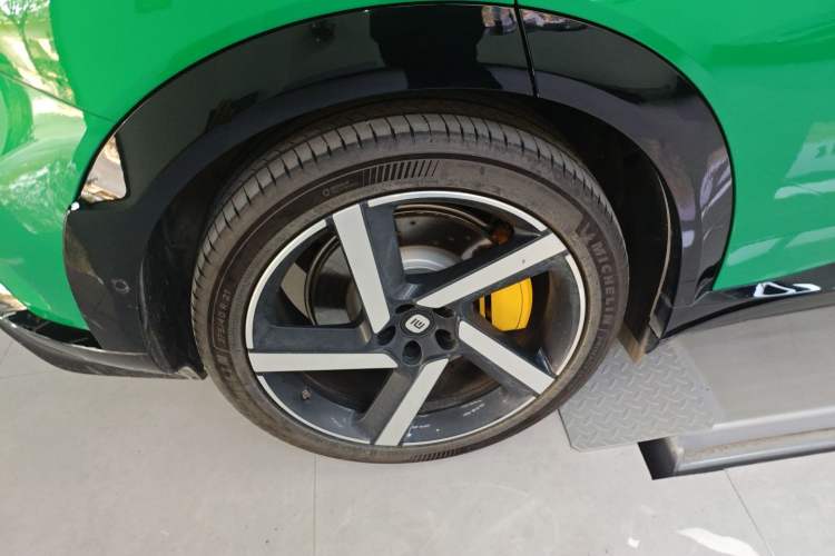 Used Xiaomi Auto YU7 2025 Ultra-Long Range High-Performance All-Wheel-Drive Max Edition Exterior 5