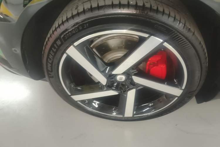 Used Xiaomi Auto YU7 2025 Ultra-Long Range High-Performance All-Wheel-Drive Max Edition Exterior 5