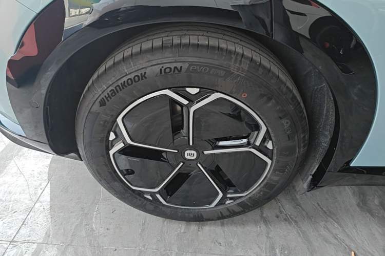 Used Xiaomi Auto YU7 2025 Ultra-Long Range All-Wheel Drive Pro Version Exterior 5