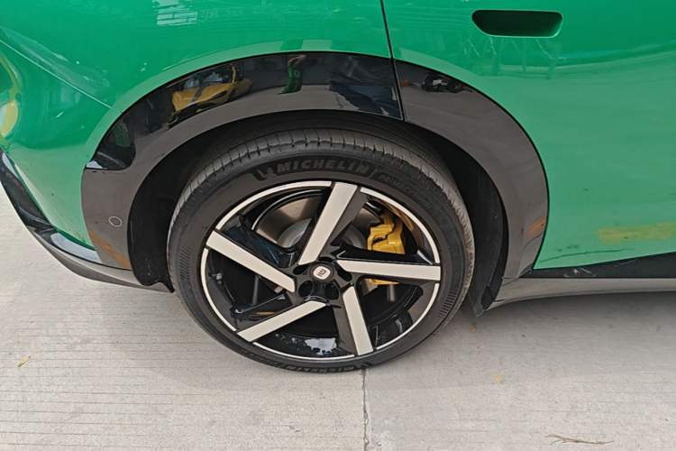 Used Xiaomi Auto YU7 2025 Ultra-Long Range Rear-Wheel Drive Version Exterior 5