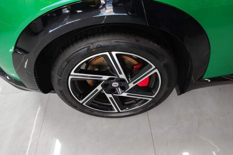 Used Xiaomi Auto YU7 2025 Ultra-Long Range High-Performance All-Wheel-Drive Max Edition Exterior 5
