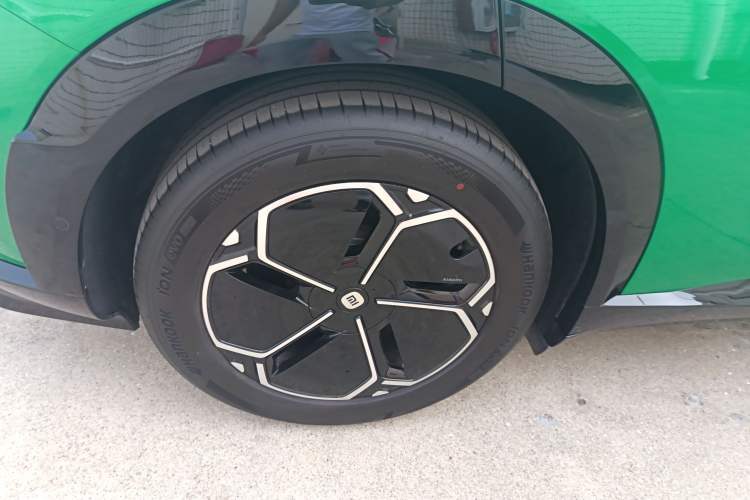 Used Xiaomi Auto YU7 2025 Ultra-Long Range Rear-Wheel Drive Version Exterior 5