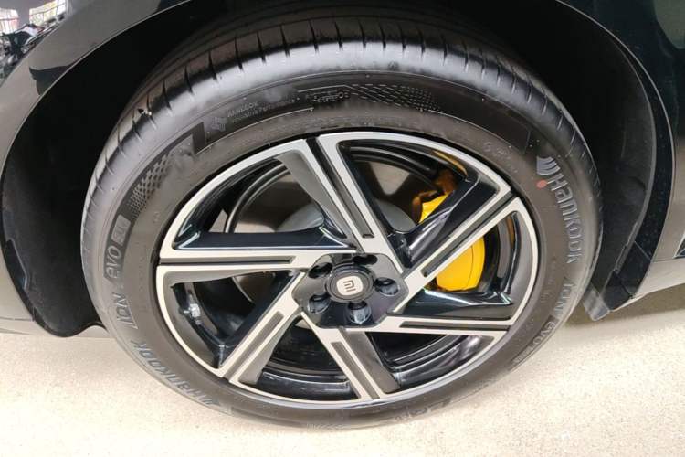 Used Xiaomi Auto YU7 2025 Ultra-Long Range All-Wheel Drive Pro Version Exterior 5