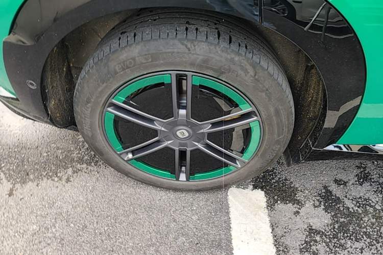 Used Xiaomi Auto YU7 2025 Ultra-Long Range Rear-Wheel Drive Version Exterior 5