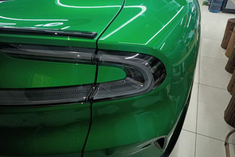 Used Xiaomi Auto YU7 2025 Ultra-Long Range High-Performance All-Wheel-Drive Max Edition Exterior 6