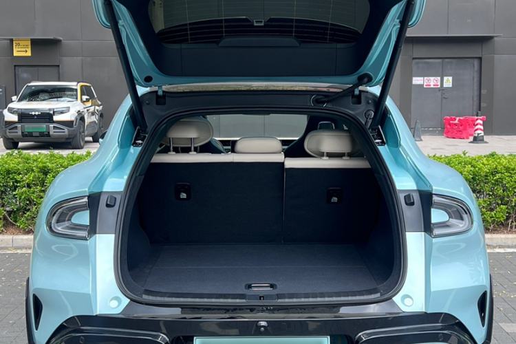 Used Xiaomi Auto YU7 2025 Ultra-Long Range High-Performance All-Wheel-Drive Max Edition Exterior 7