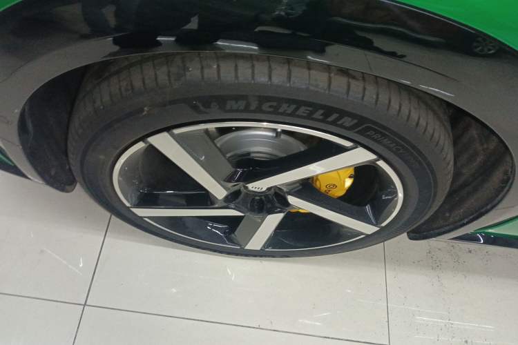 Used Xiaomi Auto YU7 2025 Ultra-Long Range High-Performance All-Wheel-Drive Max Edition Exterior 7