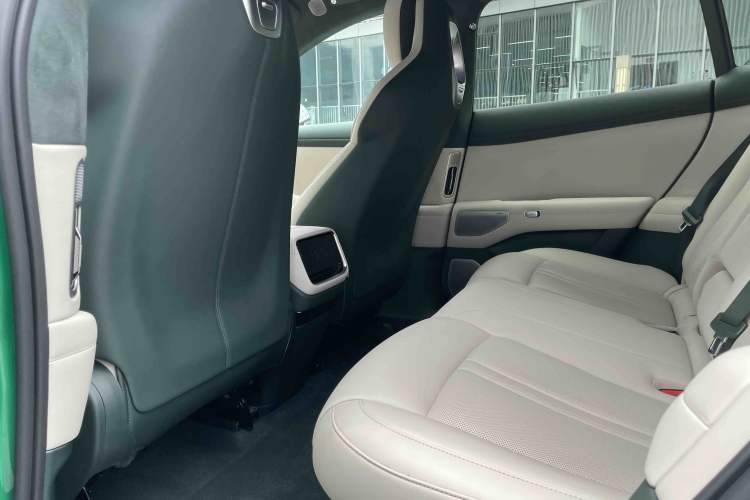 Used Xiaomi Auto YU7 2025 Ultra-Long Range High-Performance All-Wheel-Drive Max Edition Exterior 8