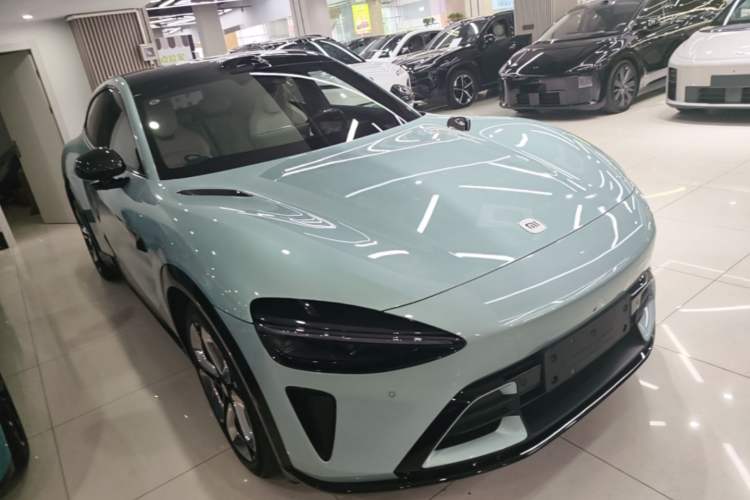 Used Xiaomi Auto YU7 2025 Ultra-Long Range High-Performance All-Wheel-Drive Max Edition Front Right 45 Deg
