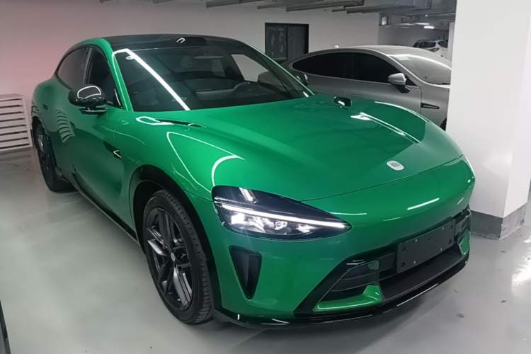 Used Xiaomi Auto YU7 2025 Ultra-Long Range High-Performance All-Wheel-Drive Max Edition Front Right 45 Deg