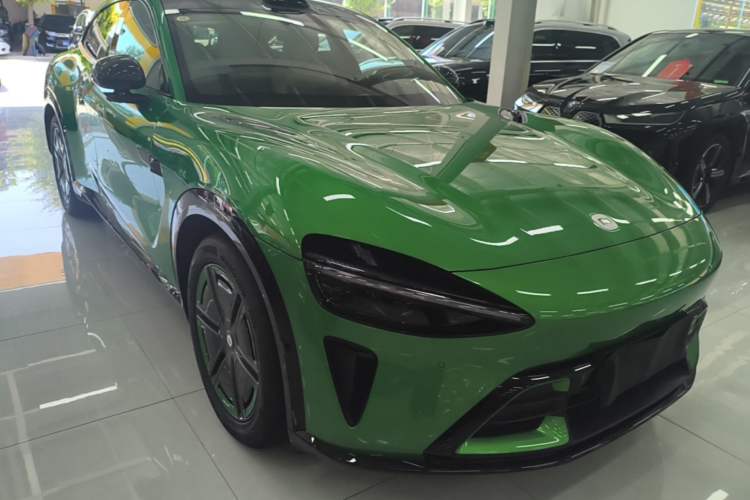 Used Xiaomi Auto YU7 2025 Ultra-Long Range High-Performance All-Wheel-Drive Max Edition Front Right 45 Deg