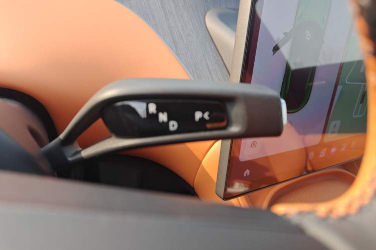 Used Xiaomi Auto YU7 2025 Ultra-Long Range High-Performance All-Wheel-Drive Max Edition Gear Lever