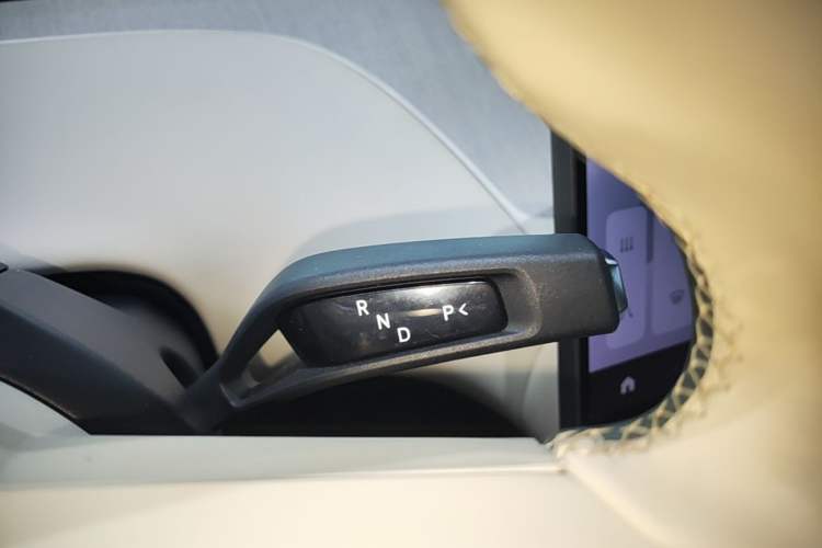 Used Xiaomi Auto YU7 2025 Ultra-Long Range High-Performance All-Wheel-Drive Max Edition Gear Lever