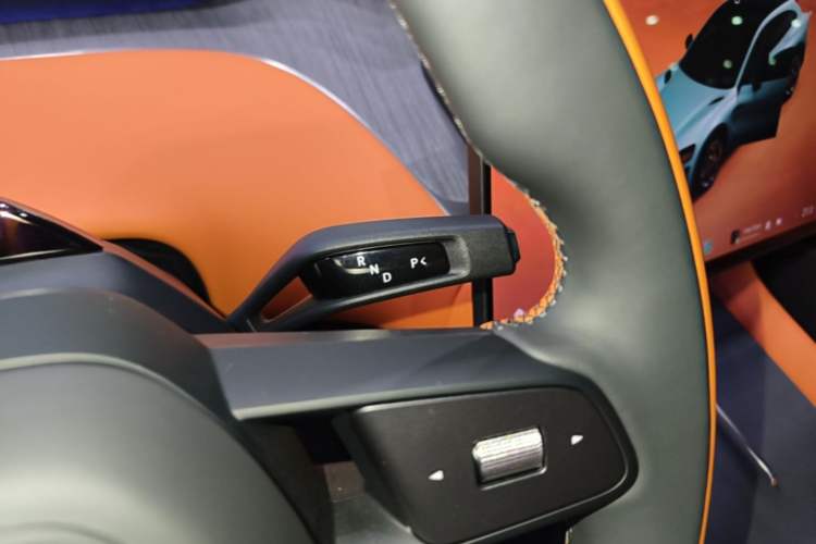 Used Xiaomi Auto YU7 2025 Ultra-Long Range High-Performance All-Wheel-Drive Max Edition Gear Lever