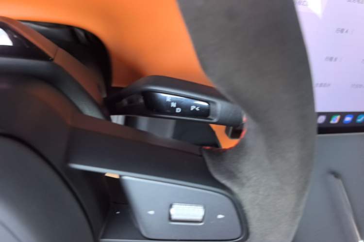 Used Xiaomi Auto YU7 2025 Ultra-Long Range High-Performance All-Wheel-Drive Max Edition Gear Lever