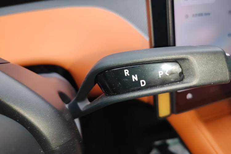 Used Xiaomi Auto YU7 2025 Ultra-Long Range High-Performance All-Wheel-Drive Max Edition Gear Lever