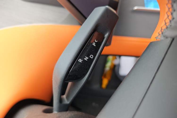 Used Xiaomi Auto YU7 2025 Ultra-Long Range Rear-Wheel Drive Version Gear Lever