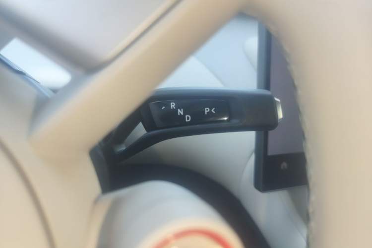 Used Xiaomi Auto YU7 2025 Ultra-Long Range Rear-Wheel Drive Version Gear Lever
