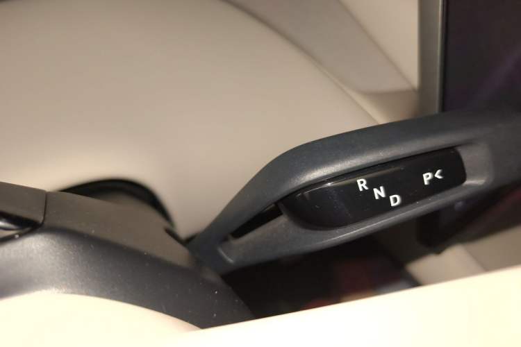 Used Xiaomi Auto YU7 2025 Ultra-Long Range All-Wheel Drive Pro Version Gear Lever