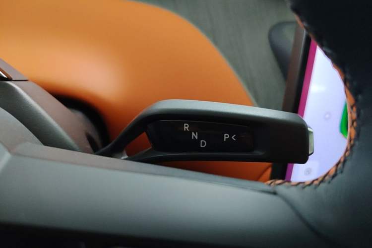 Used Xiaomi Auto YU7 2025 Ultra-Long Range Rear-Wheel Drive Version Gear Lever
