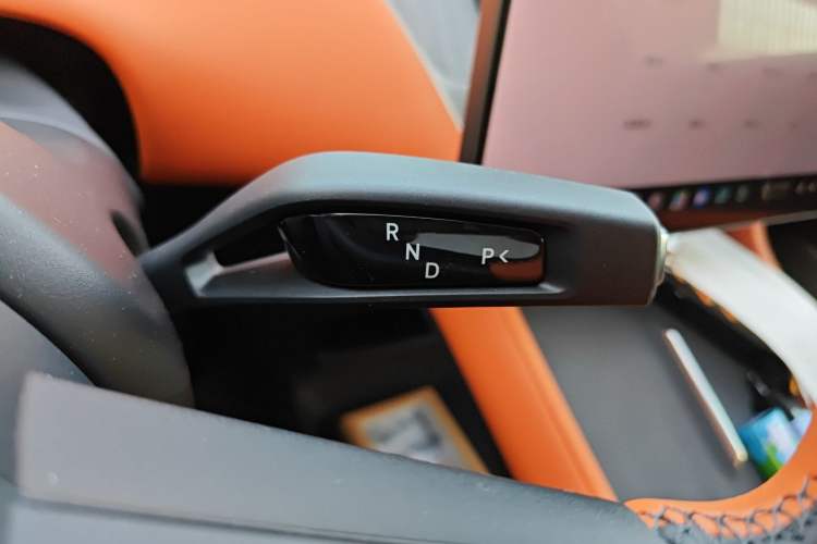 Used Xiaomi Auto YU7 2025 Ultra-Long Range Rear-Wheel Drive Version Gear Lever