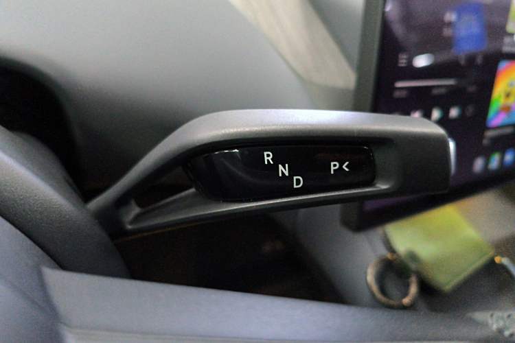 Used Xiaomi Auto YU7 2025 Ultra-Long Range Rear-Wheel Drive Version Gear Lever