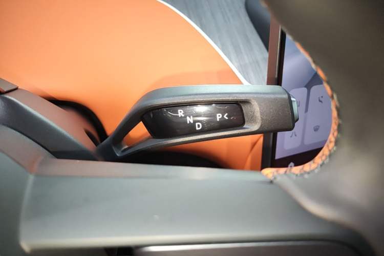Used Xiaomi Auto YU7 2025 Ultra-Long Range Rear-Wheel Drive Version Gear Lever