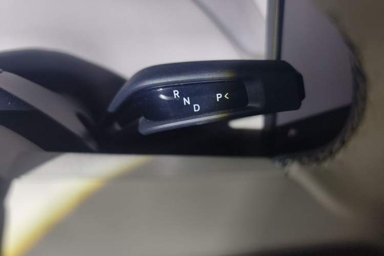 Used Xiaomi Auto YU7 2025 Ultra-Long Range Rear-Wheel Drive Version Gear Lever