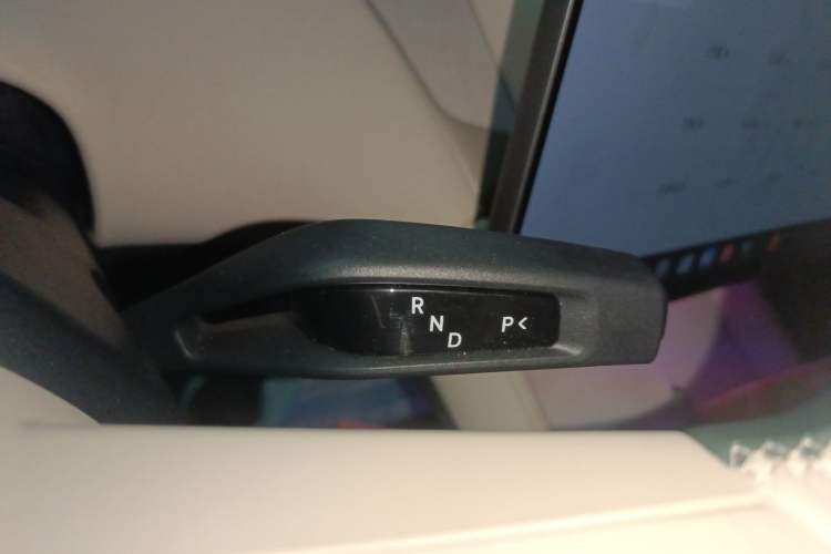 Used Xiaomi Auto YU7 2025 Ultra-Long Range Rear-Wheel Drive Version Gear Lever