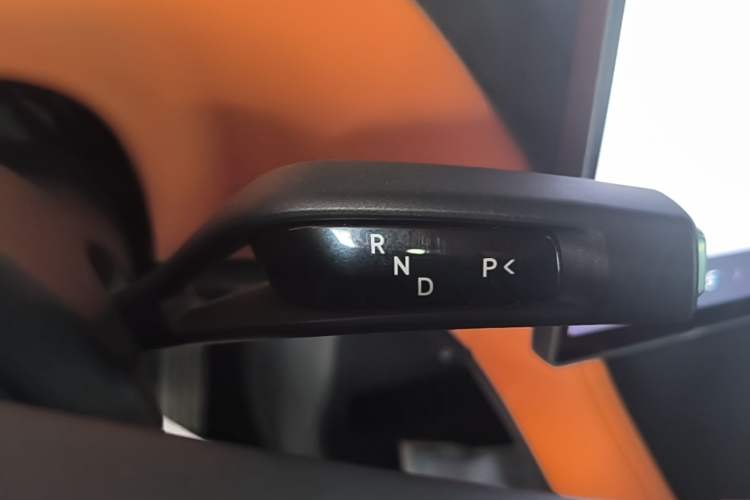 Used Xiaomi Auto YU7 2025 Ultra-Long Range High-Performance All-Wheel-Drive Max Edition Gear Lever