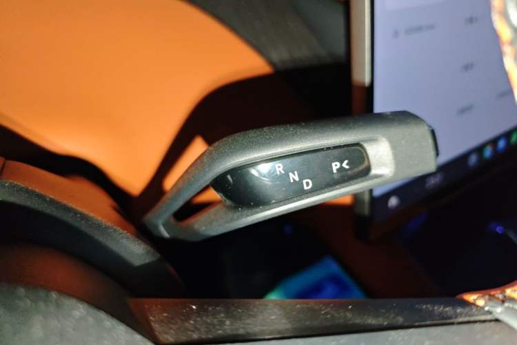 Used Xiaomi Auto YU7 2025 Ultra-Long Range High-Performance All-Wheel-Drive Max Edition Gear Lever