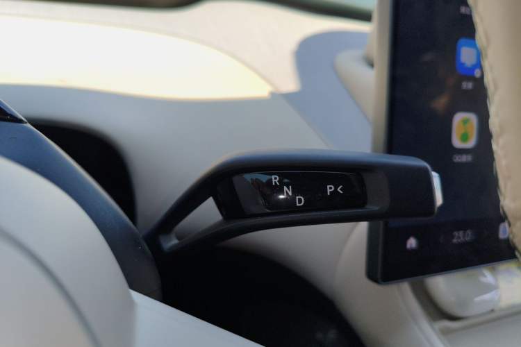 Used Xiaomi Auto YU7 2025 Ultra-Long Range Rear-Wheel Drive Version Gear Lever