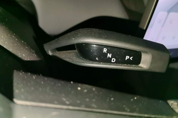 Used Xiaomi Auto YU7 2025 Ultra-Long Range Rear-Wheel Drive Version Gear Lever